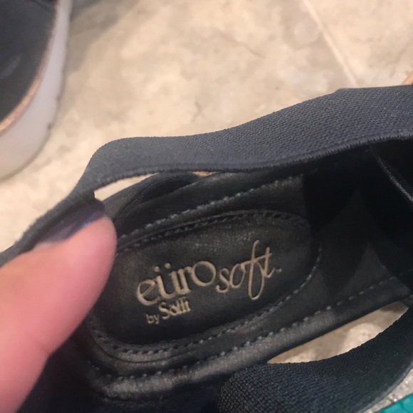 Sandals - Picture 4 of 5